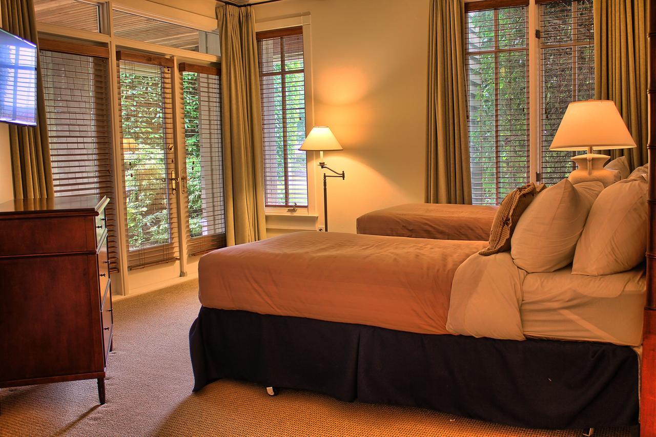 Poets Cove Resort & Spa 베드웰 하버 외부 사진
